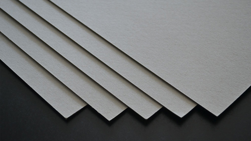 Fogli di cartone grigio grigio, cartone monogetto di produzione di Cartiera Cama Cartiera Marchigiana